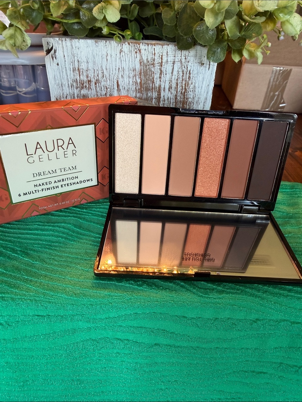 Laura Geller Dream Team Naked Ambition Eyeshadow Palette - Perfect for Fall
